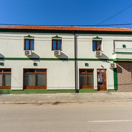 Garni Hotel Mala Moskva Bela Palanka Buitenkant foto
