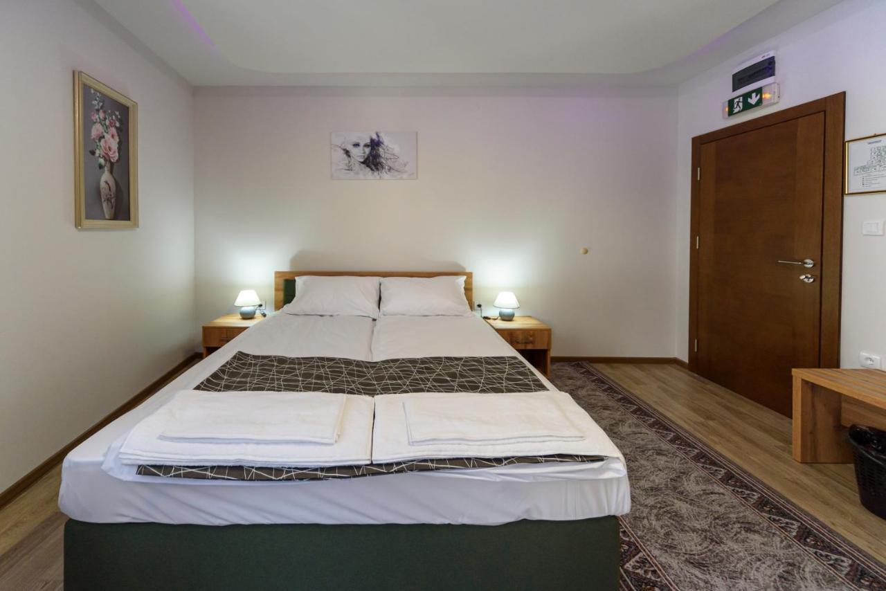 Garni Hotel Mala Moskva Bela Palanka Buitenkant foto