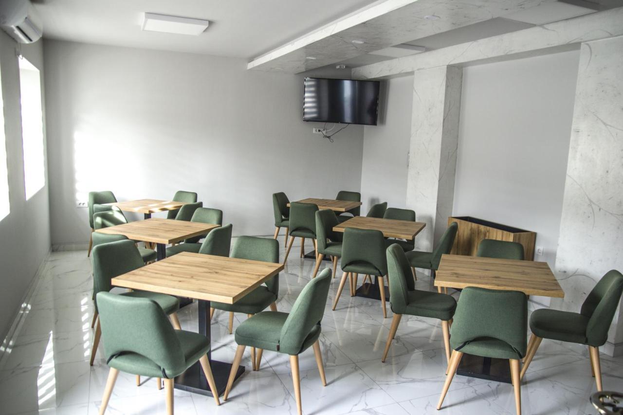 Garni Hotel Mala Moskva Bela Palanka Buitenkant foto