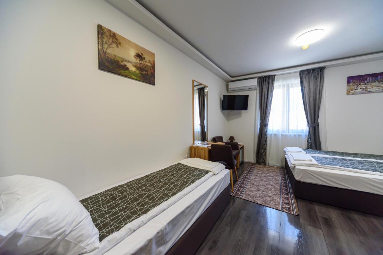 Garni Hotel Mala Moskva Bela Palanka Buitenkant foto