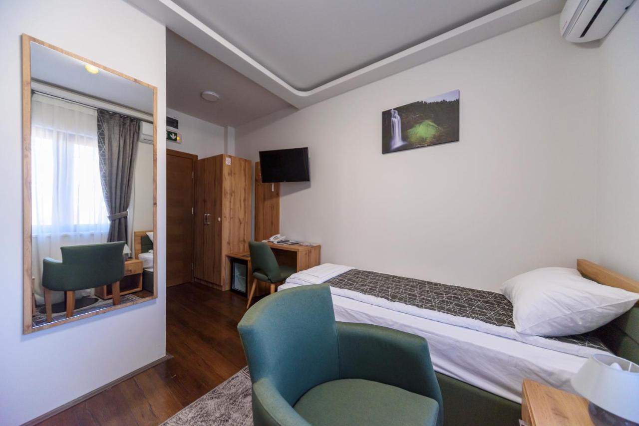 Garni Hotel Mala Moskva Bela Palanka Buitenkant foto