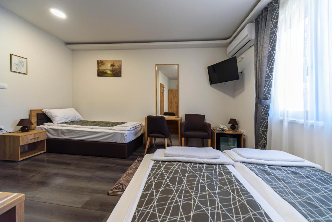 Garni Hotel Mala Moskva Bela Palanka Buitenkant foto
