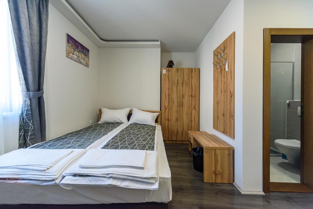 Garni Hotel Mala Moskva Bela Palanka Buitenkant foto